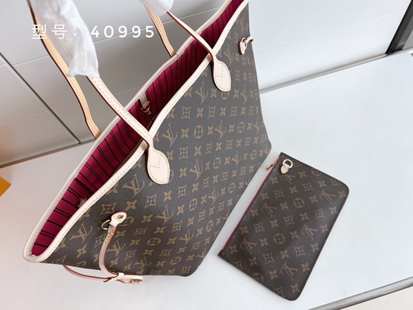 ルイヴィトンバッグ背面デザイン